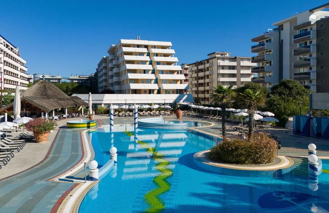 Aparthotel Holiday-1