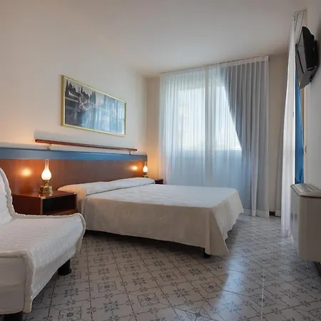 Aparthotel Holiday-3